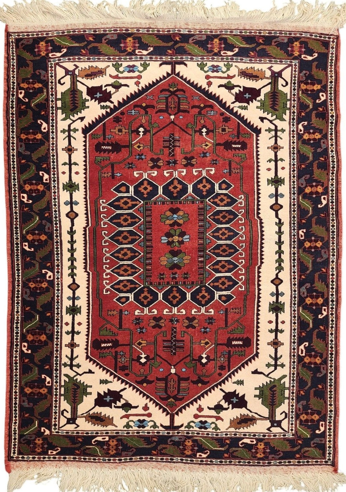 Vintage Persian Qashqai Rug – Nomadic Medallion & Tribal Motifs | 4.5 x 6 Feet(Sn:3178)