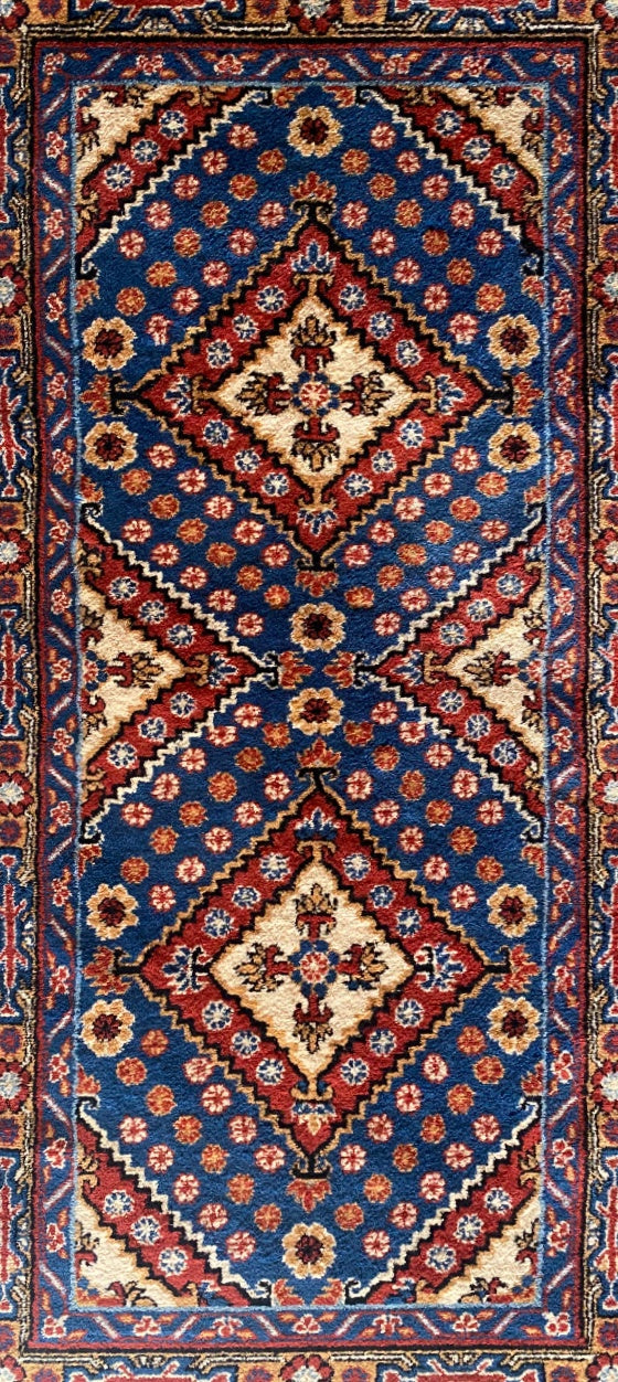 Tribal Shiraz Rug – 3x7 Feet – Hand-Knotted Wool with Diamond Medallions (Sn:2943)