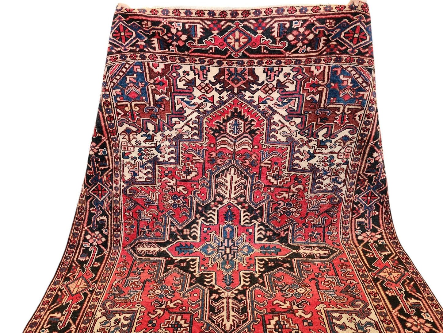 Vintage Heriz Persian Rug – 7x10 Feet – Hand-Knotted Wool with Geometric Medallion Design (SN:3943)