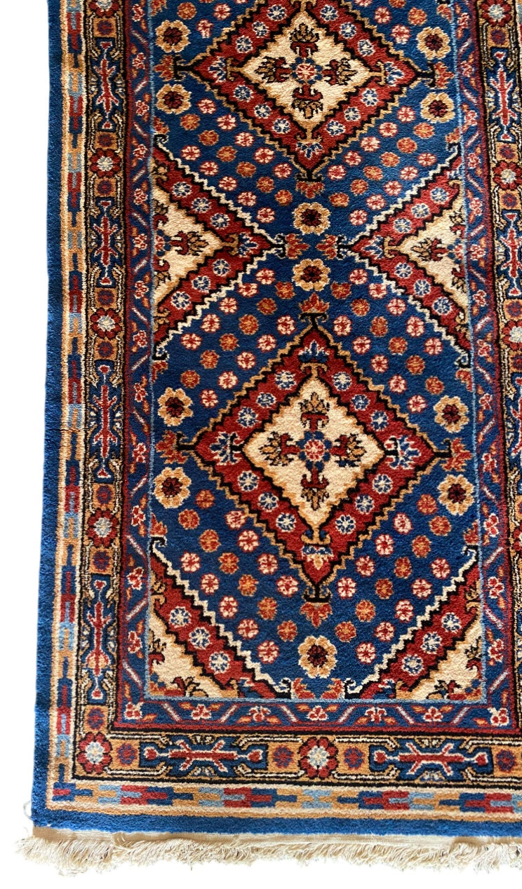 Tribal Shiraz Rug – 3x7 Feet – Hand-Knotted Wool with Diamond Medallions (Sn:2943)