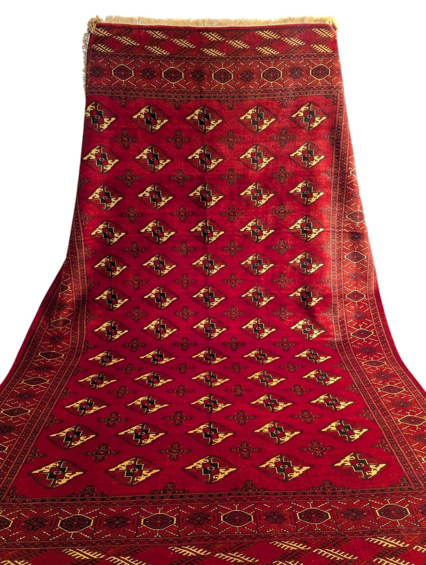 Vintage Turkmen Sara Rug – 7.5x10 ft – Deep Red Tribal Motifs(Sn:7228)
