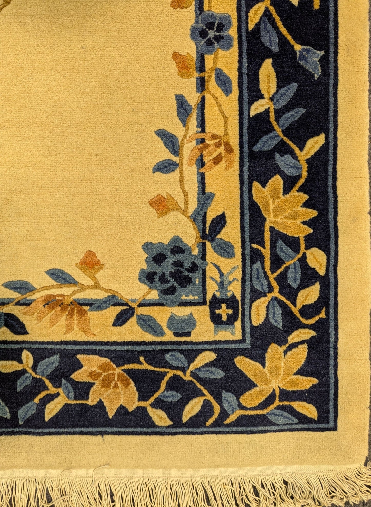 Vintage Beijing Art Deco Rug – 6x9 Feet | Ivory & Blue Floral Medallion Chinese Carpet(SN:3845)