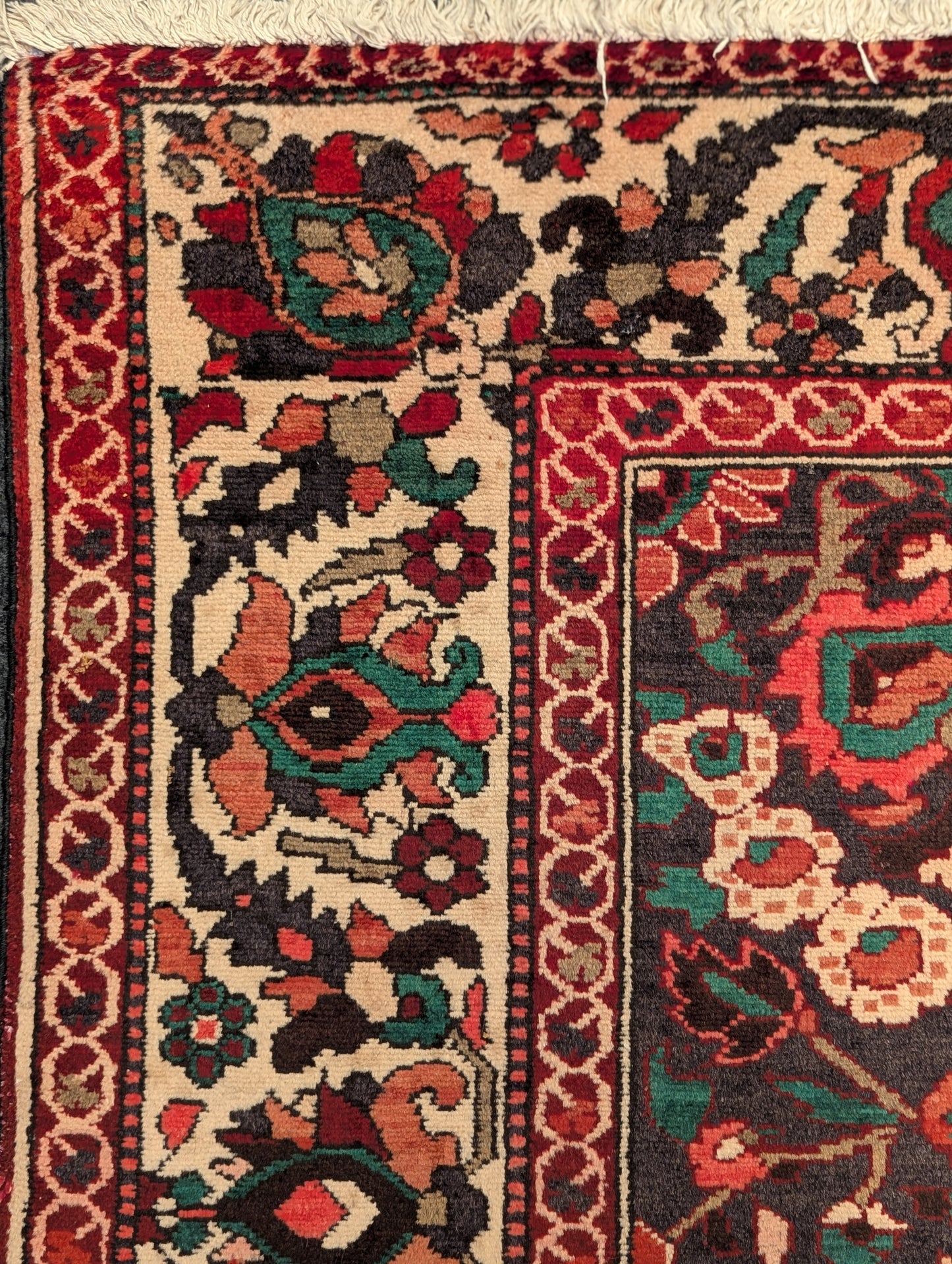 Red Persian Bakhtiari 7X10 Feet (Sn:5883)