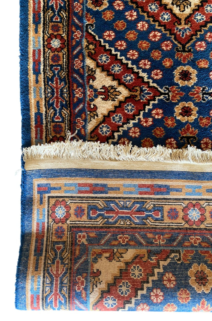 Tribal Shiraz Rug – 3x7 Feet – Hand-Knotted Wool with Diamond Medallions (Sn:2943)