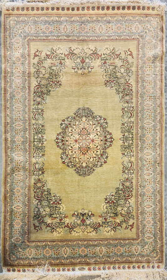 Green Hereke Vintage Rug – 3x5 Feet – Handwoven Turkish Masterpiece (SN:5001)