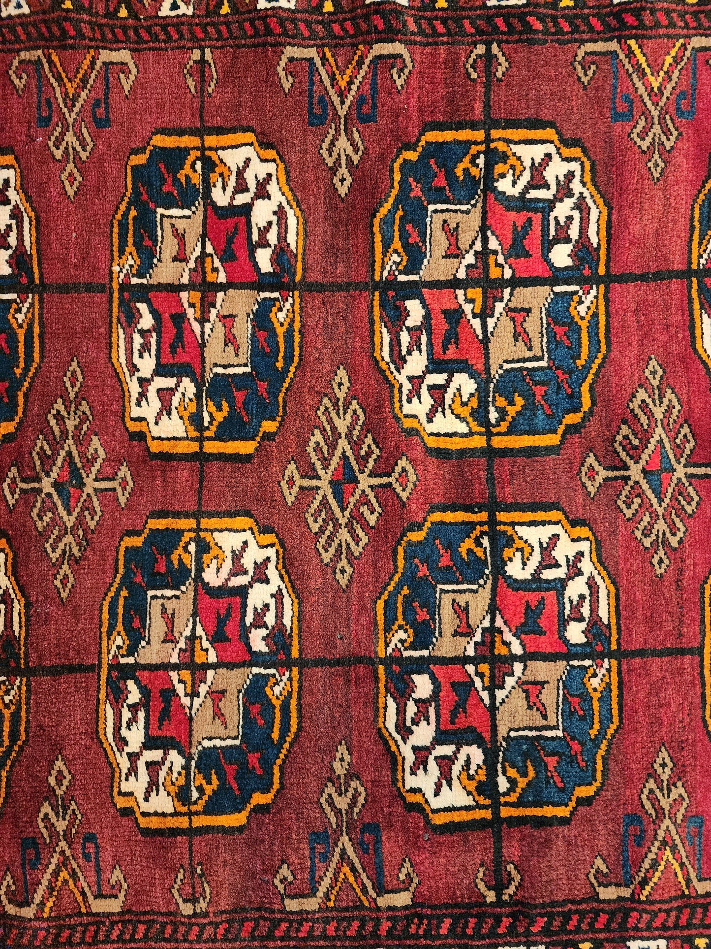 Red Turkmen Bokhara Rug – Hand-Knotted Tribal Wool | 4.0 x 6.0 Feet (Sn:5897)