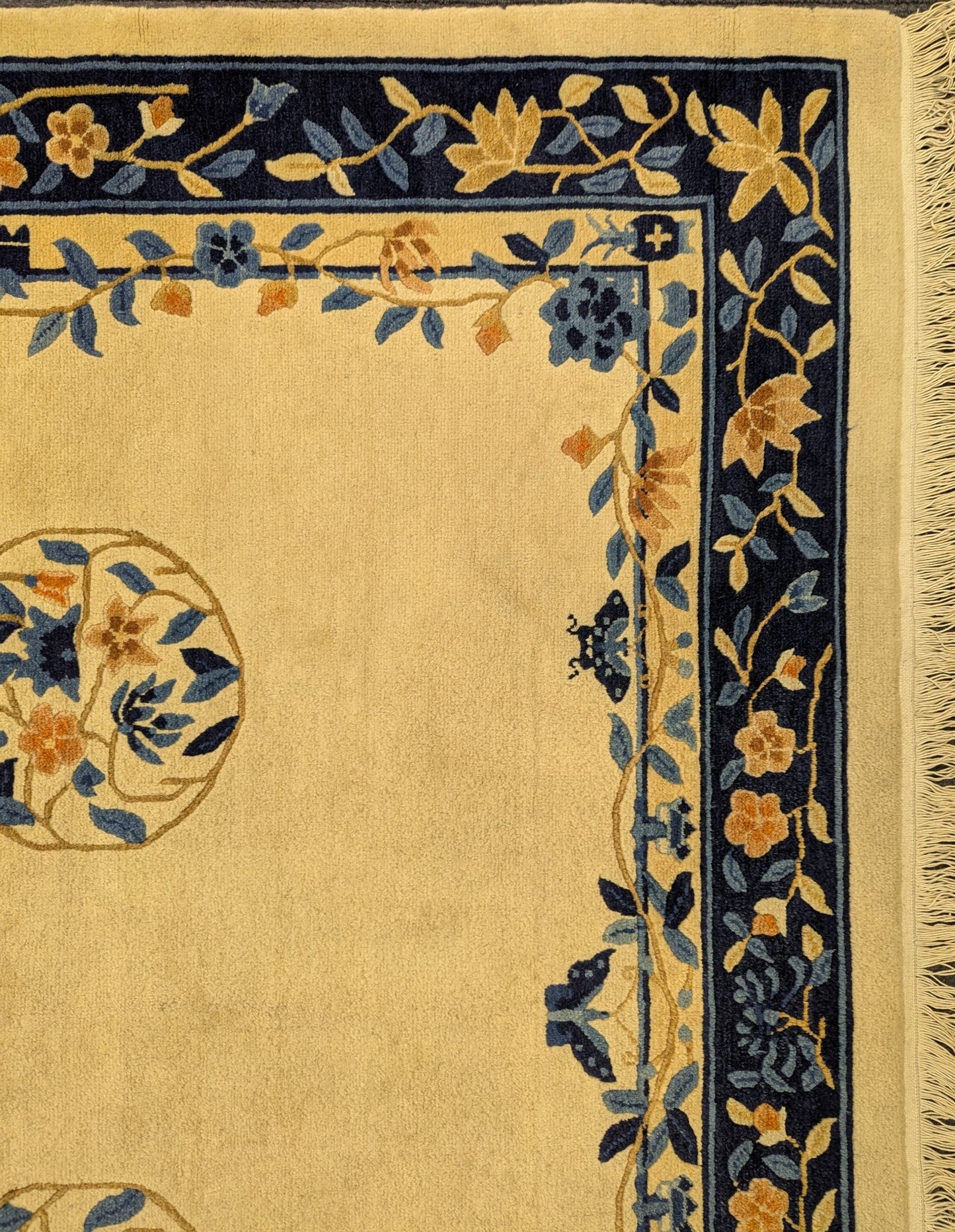 Vintage Beijing Art Deco Rug – 6x9 Feet | Ivory & Blue Floral Medallion Chinese Carpet(SN:3845)