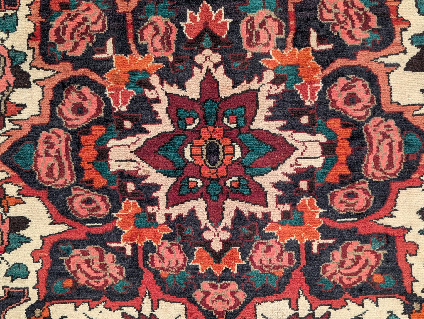 Red Persian Bakhtiari 7X10 Feet (Sn:5883)