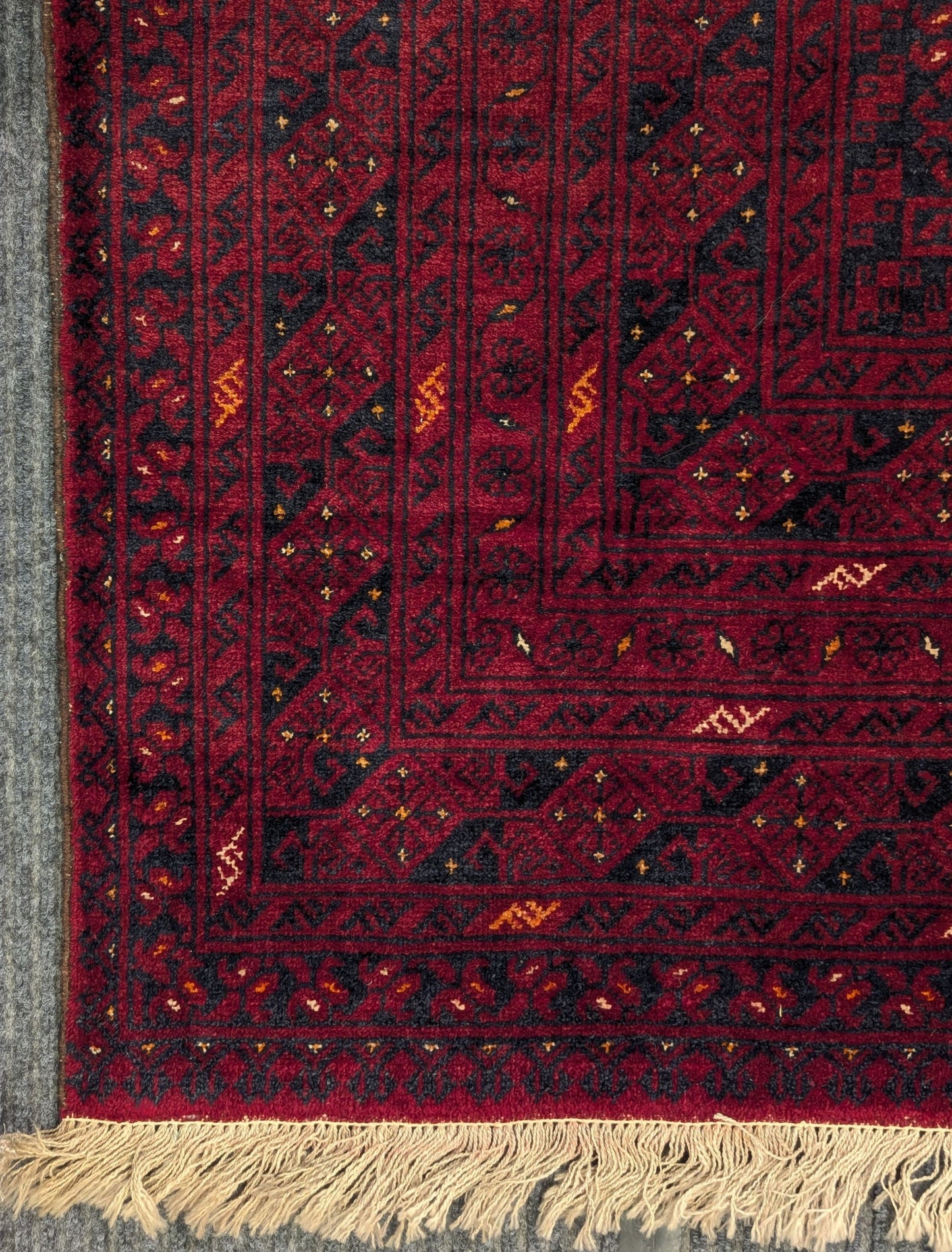 Vintage Turkmen Bokhara Rug – 7x10 ft – Deep Red Tribal Guls(sn:6044)