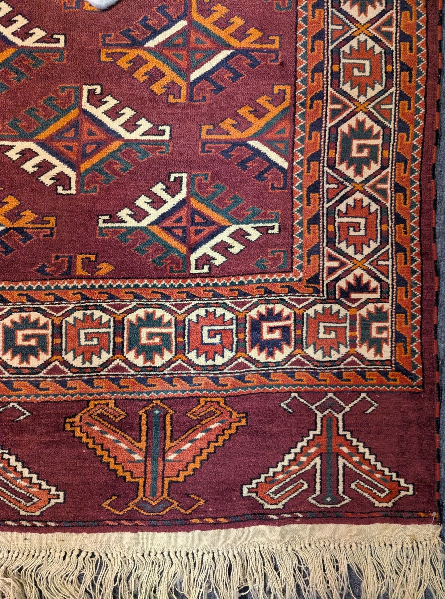 Vintage Yomud Hand-Knotted Rug – 4x6 Feet | Tribal Turkmen Carpet (Sn:4971)