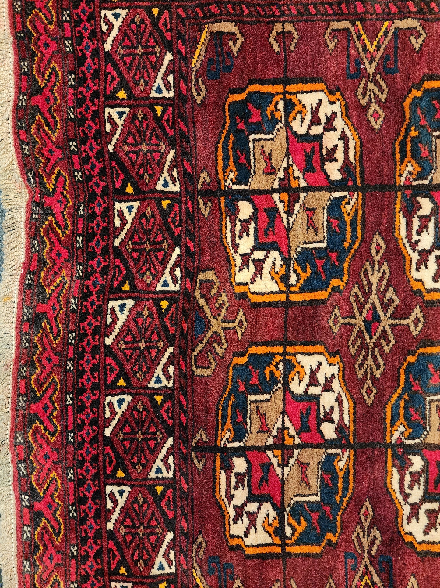 Red Turkmen Bokhara Rug – Hand-Knotted Tribal Wool | 4.0 x 6.0 Feet (Sn:5897)