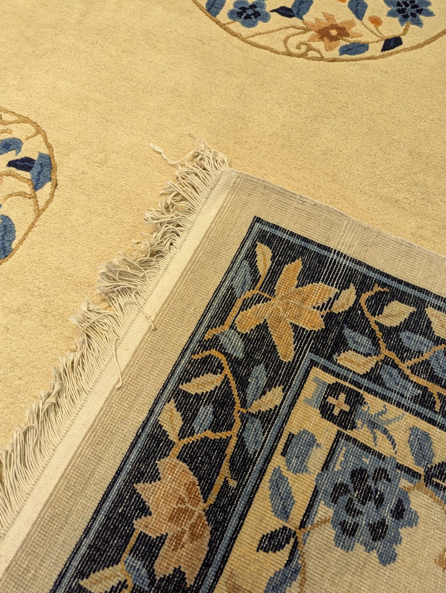 Vintage Beijing Art Deco Rug – 6x9 Feet | Ivory & Blue Floral Medallion Chinese Carpet(SN:3845)