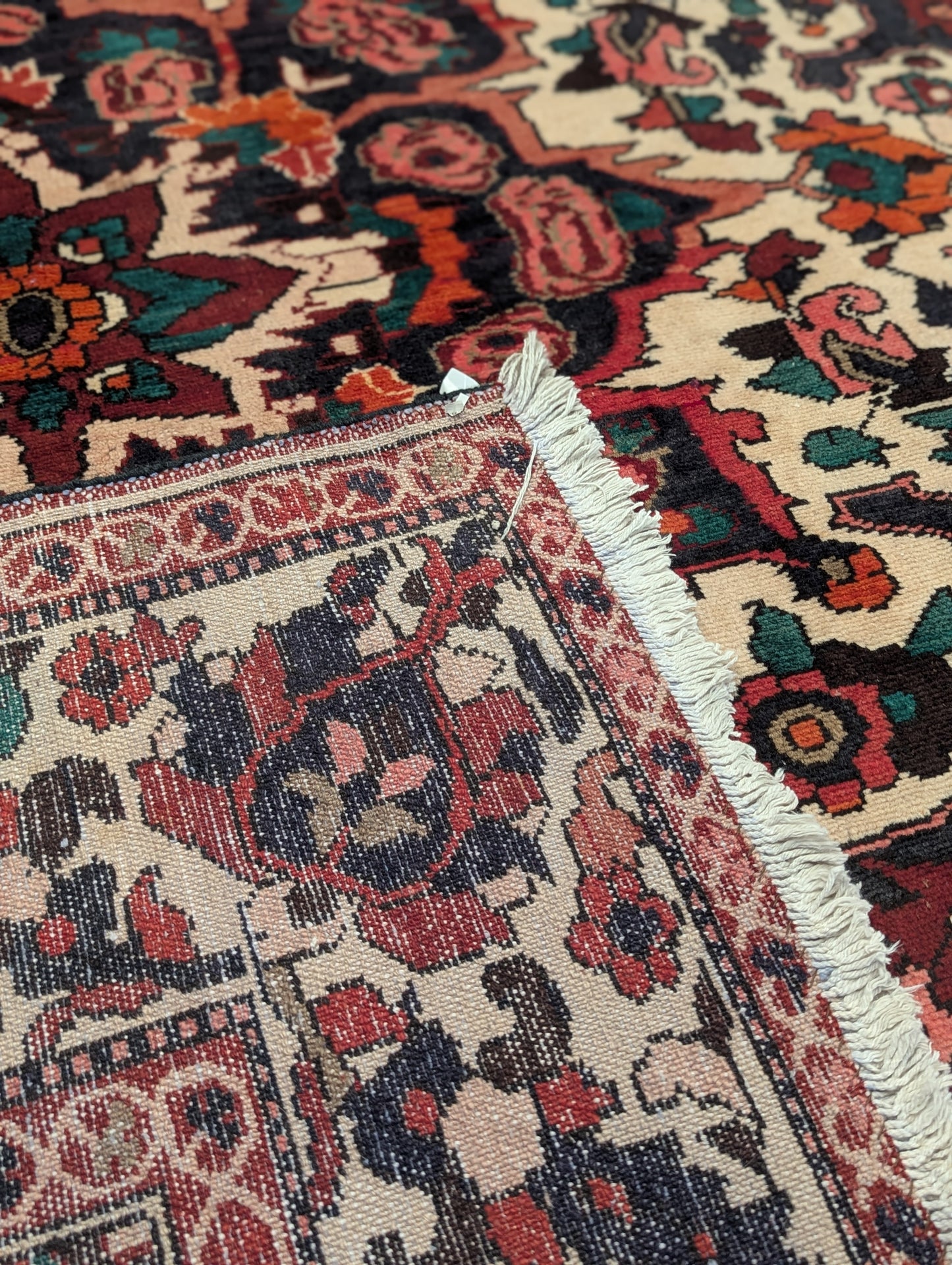 Red Persian Bakhtiari 7X10 Feet (Sn:5883)