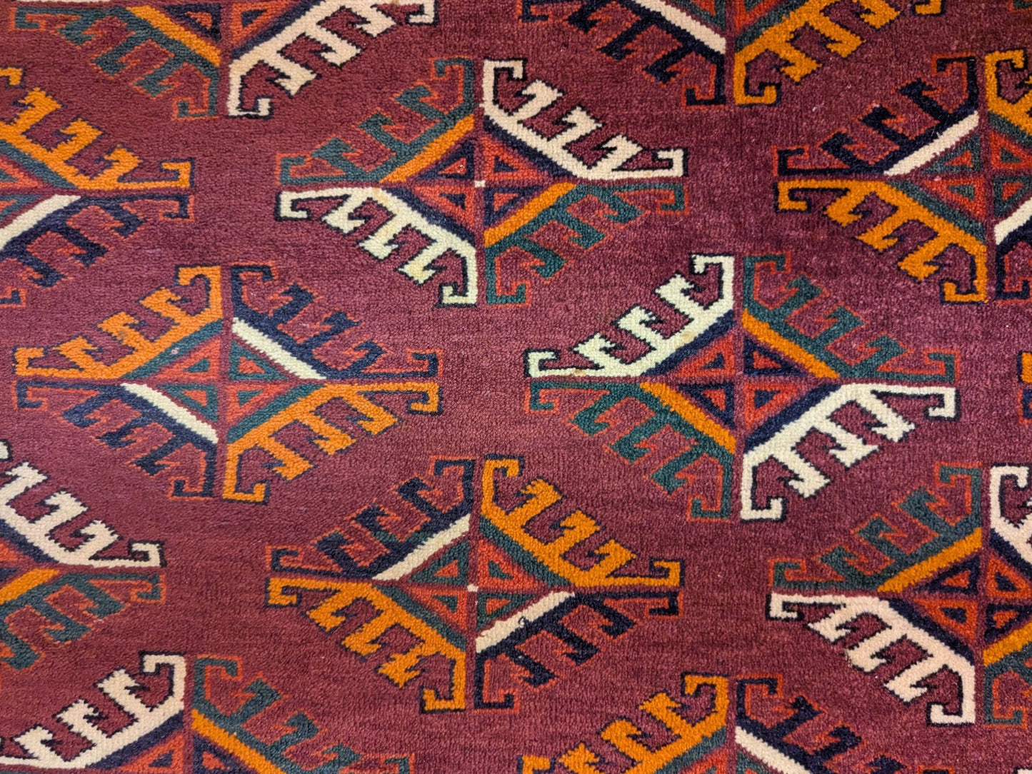 Vintage Yomud Hand-Knotted Rug – 4x6 Feet | Tribal Turkmen Carpet (Sn:4971)