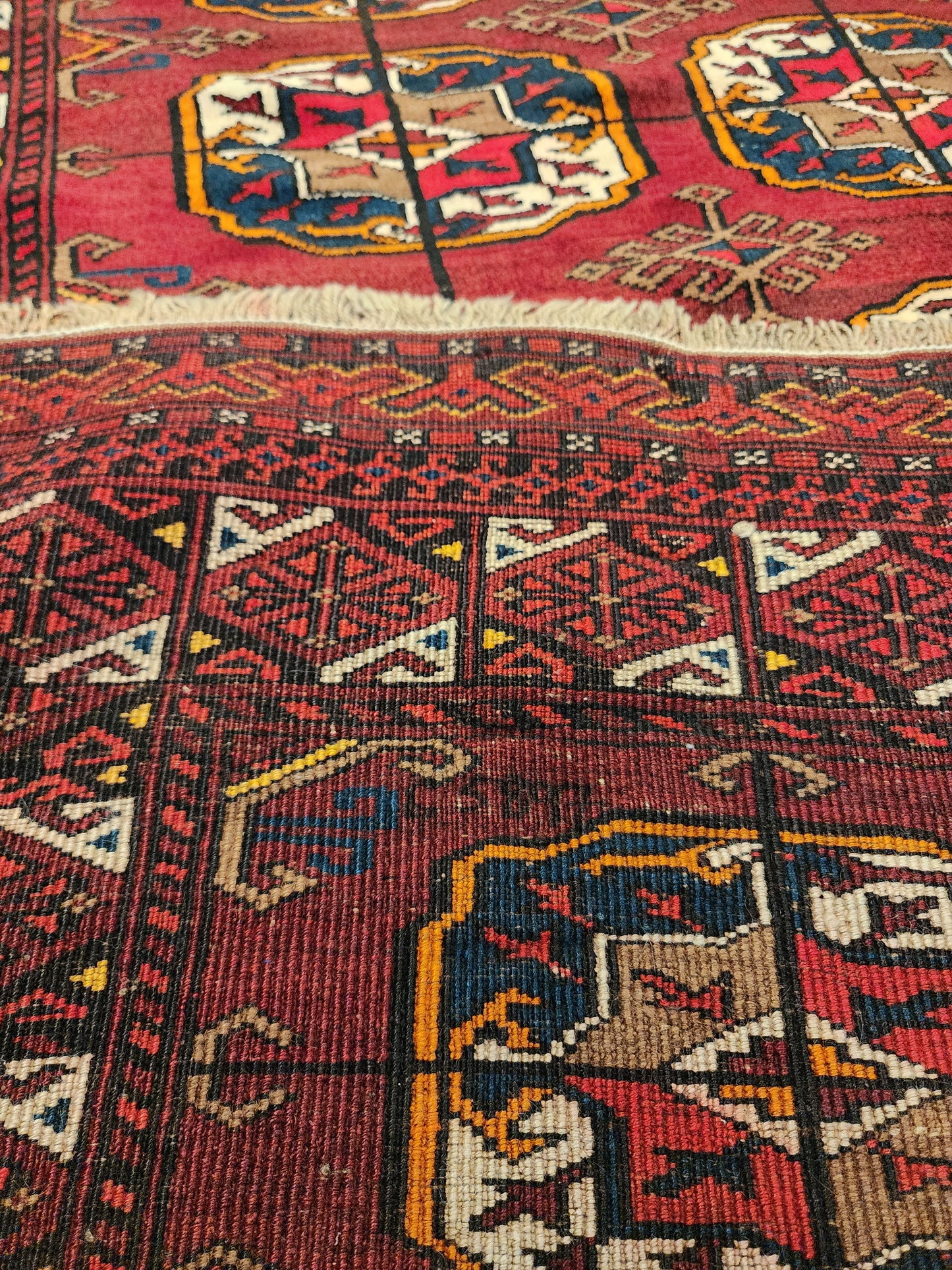 Red Turkmen Bokhara Rug – Hand-Knotted Tribal Wool | 4.0 x 6.0 Feet (Sn:5897)