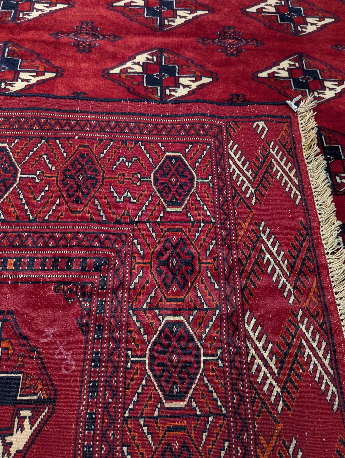 Vintage Turkmen Sara Rug – 7.5x10 ft – Deep Red Tribal Motifs(Sn:7228)