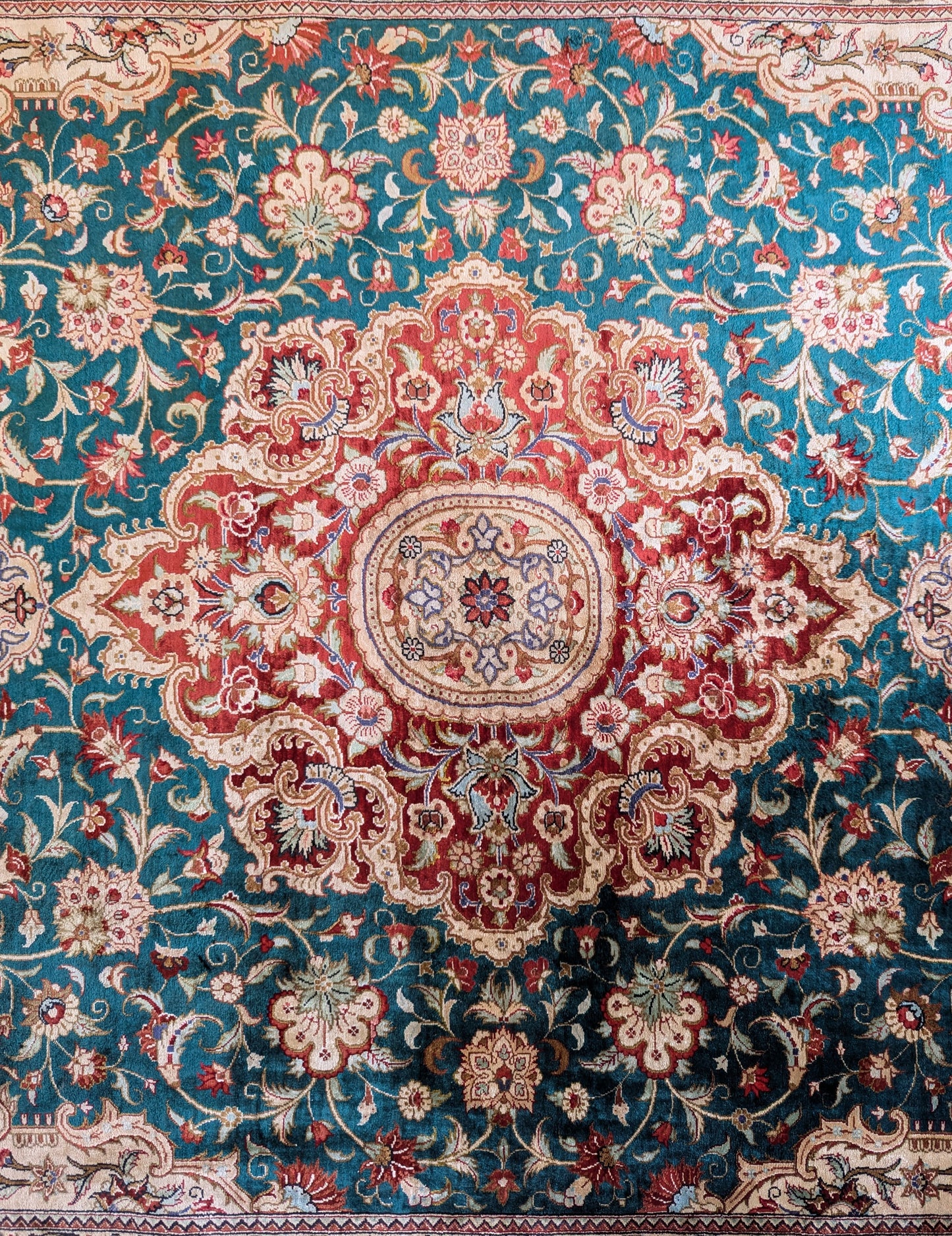 Vintage Green Qom Handmade Persian Rug – 4.5 x 7 Feet | Silk-Wool Blend(Sn:8296)