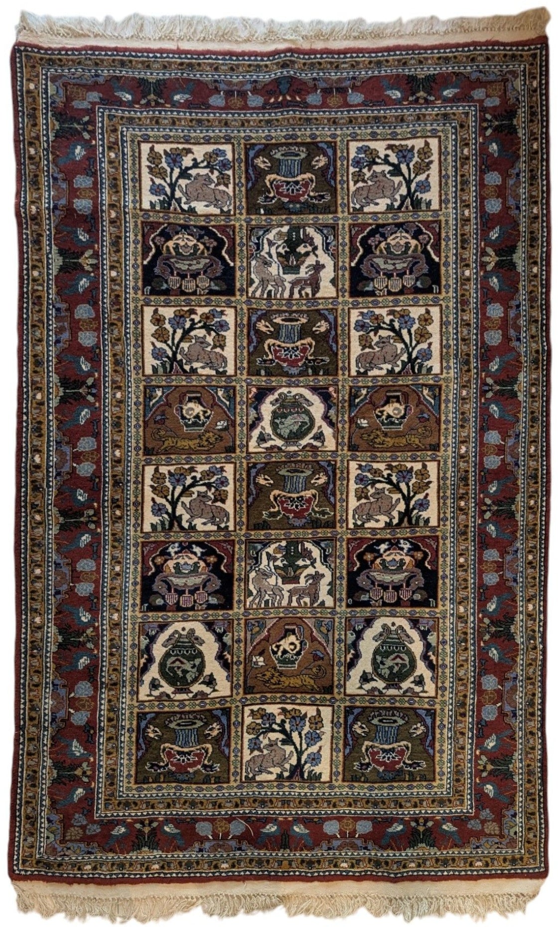 Red Bakhtiari Khesti Design 4 X 6 Feet (Sn:2734)