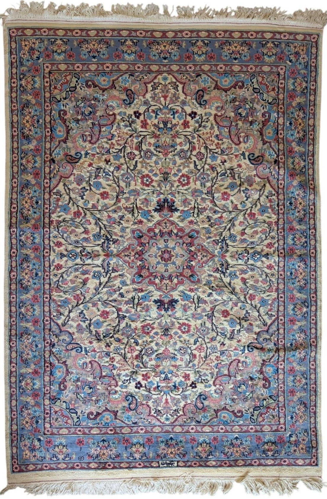 Handmade Vintage Kashan Rug – 4x6 Feet – Cream Base with Floral Medallion(SN:7000)
