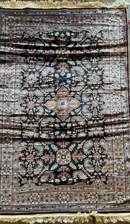 Handmade Persian Nain Rug – 4.5x6 ft | Floral Medallion | Wool & Silk (Sn:6619)