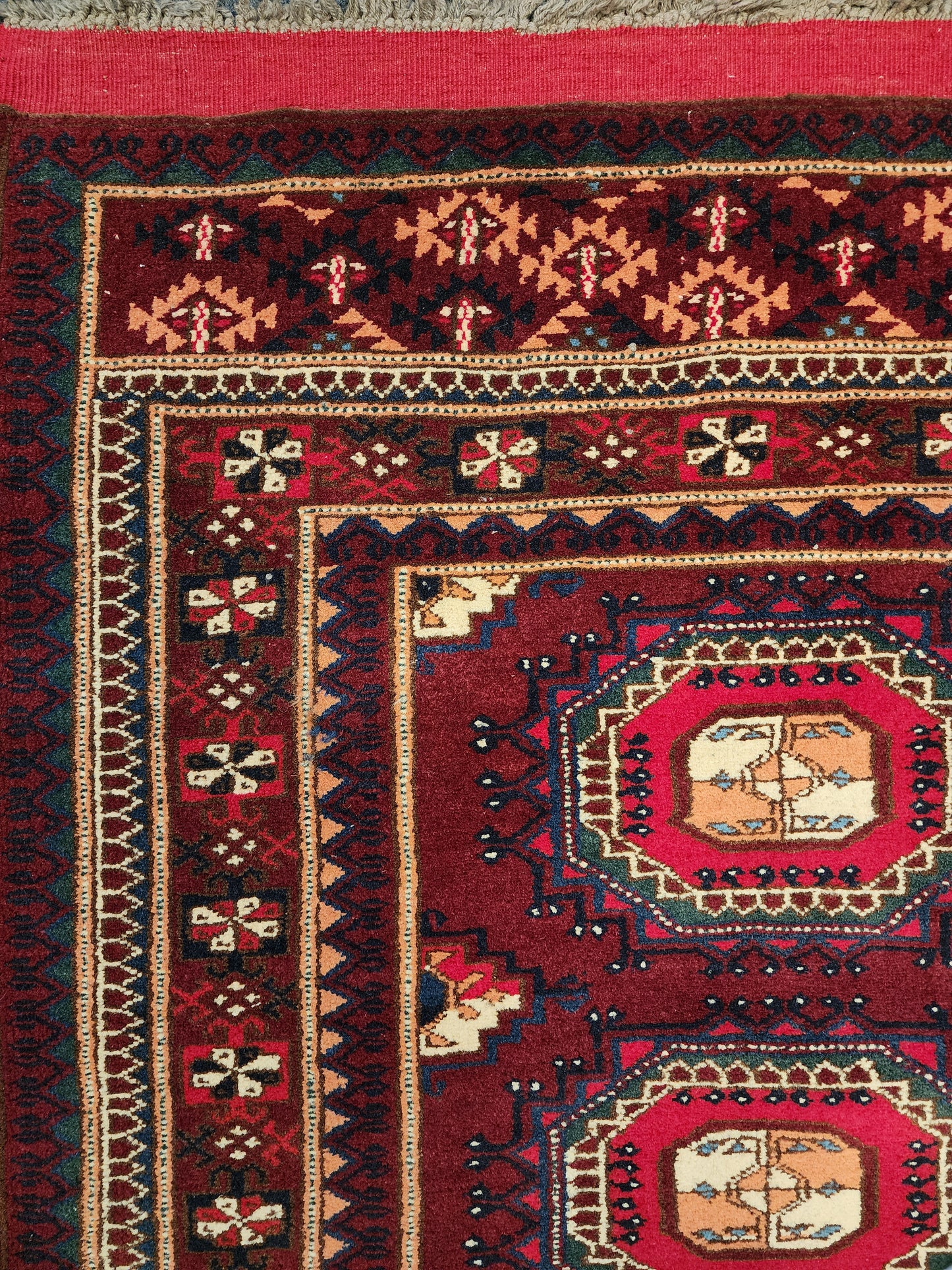 Vintage Red Bokhara Handmade Wool Rug – 4x6 Feet(Sn:3614)