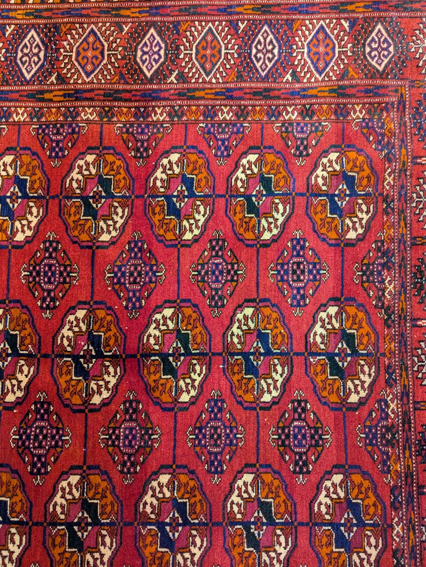 Vintage Turkmen Tekke Bokhara Rug – 4.3x6 Feet | Handwoven Tribal Wool Carpet(Sn:7309)