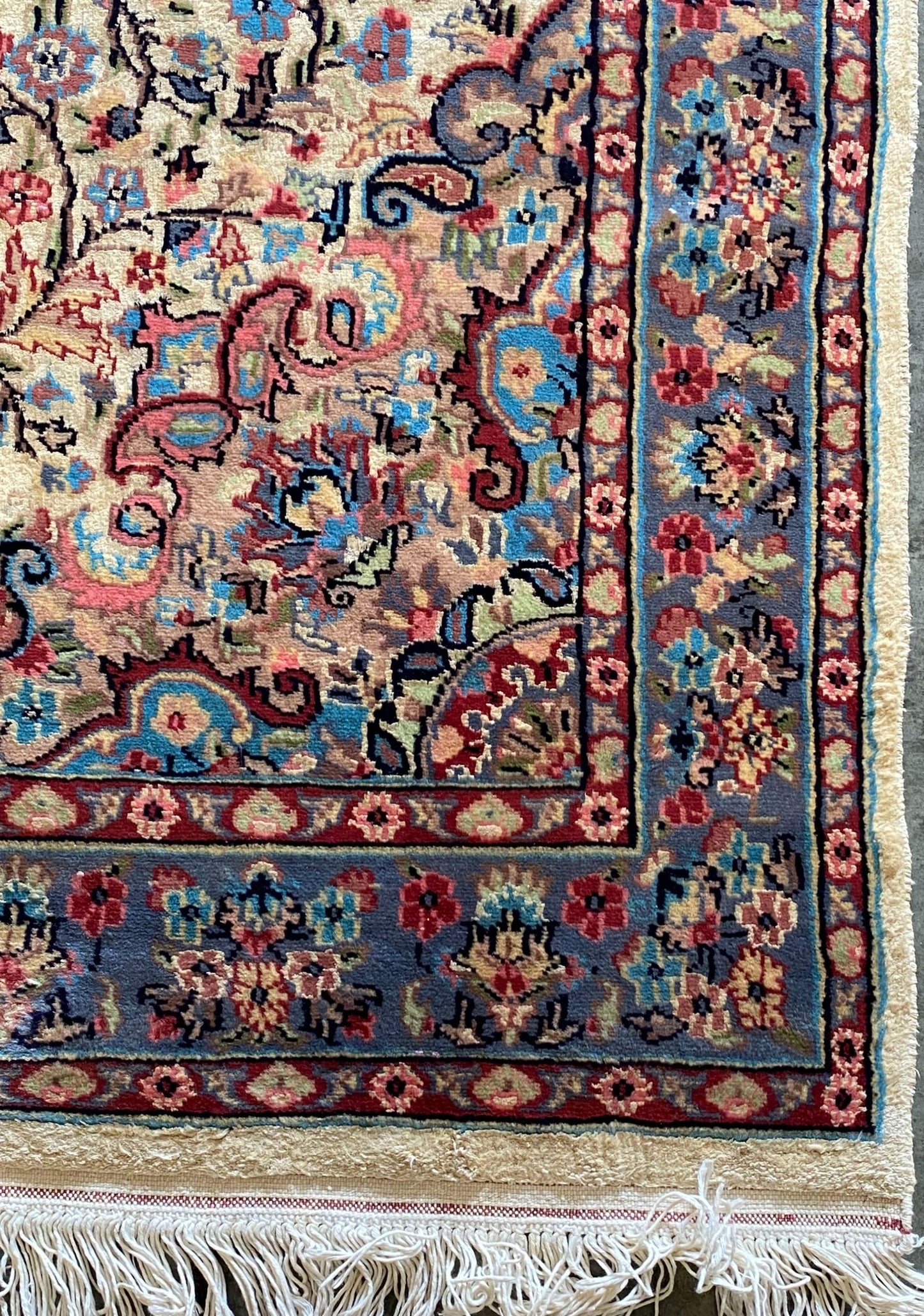 Cream Kashan 4 x 6 Feet (SN:7000)