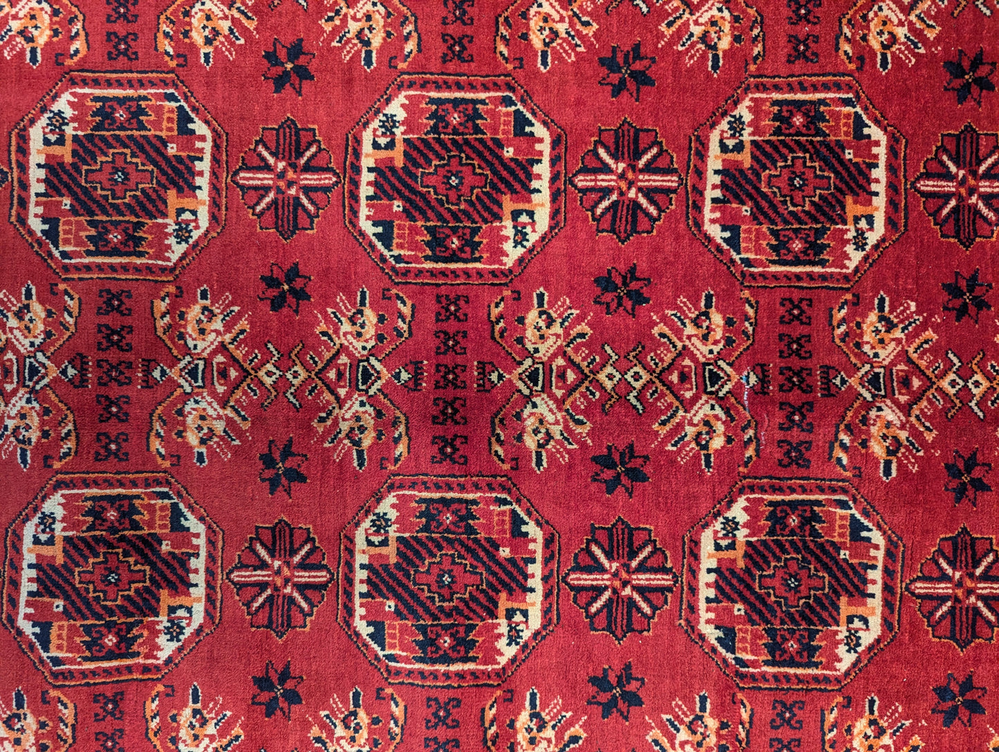 Hand-Knotted Bokhara Rug – Red Tekke Gul Design | 7x10 Feet (Sn:7523)