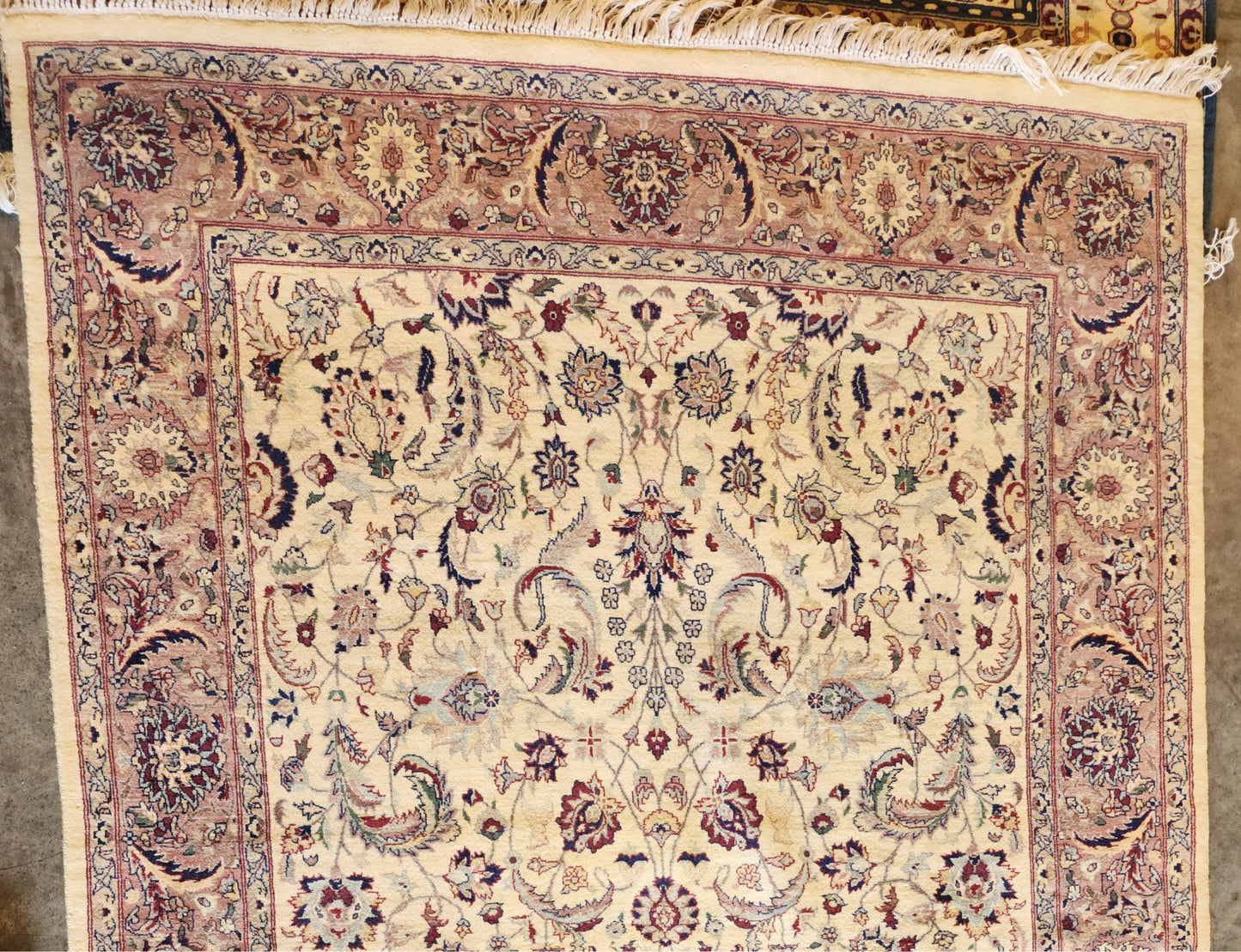 Cream Kashan 4.5X7 Feet