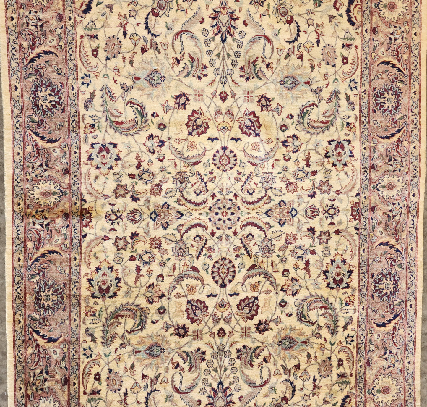 Cream Kashan 4.5X7 Feet