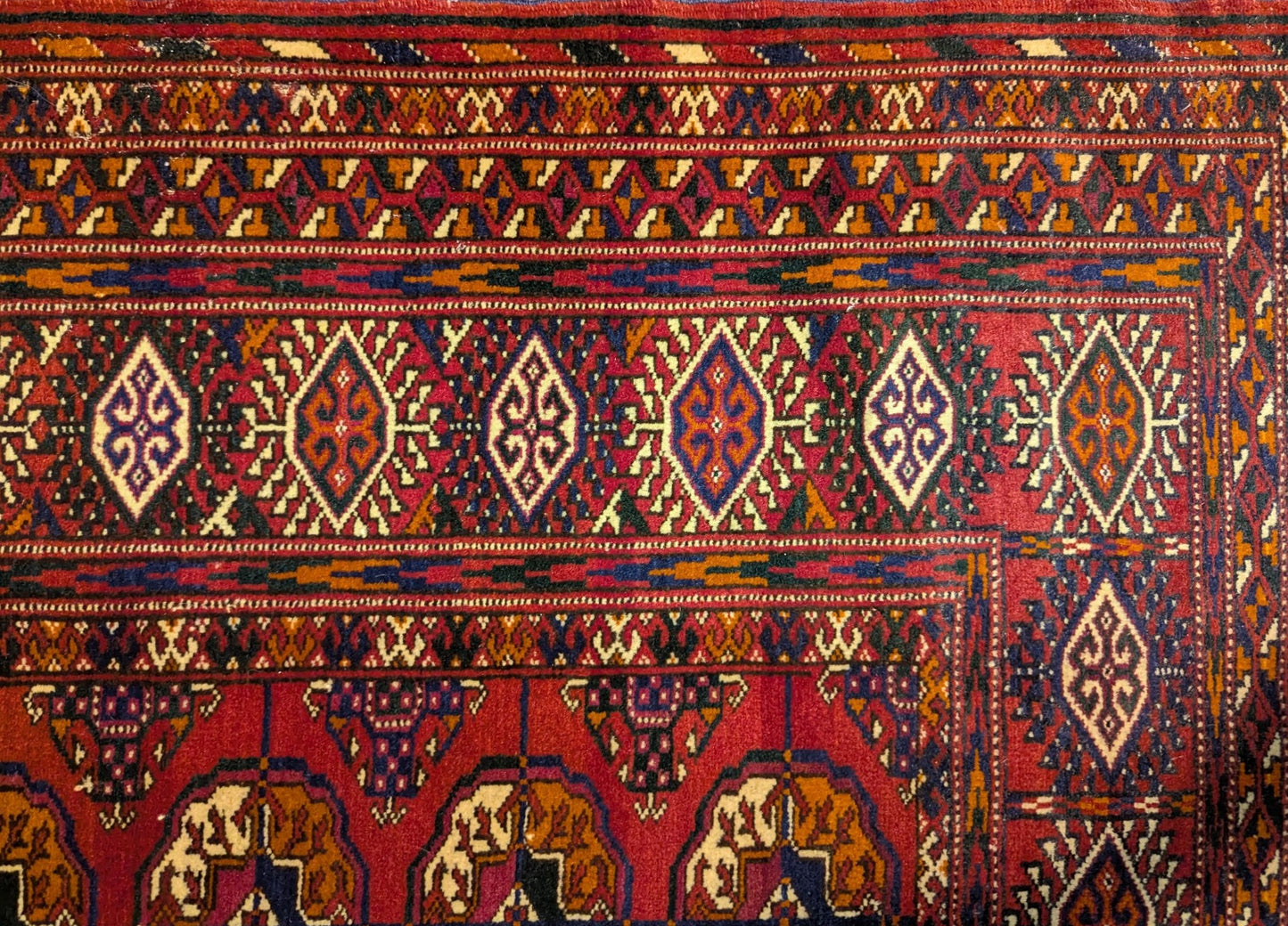 Vintage Turkmen Tekke Bokhara Rug – 4.3x6 Feet | Handwoven Tribal Wool Carpet(Sn:7309)