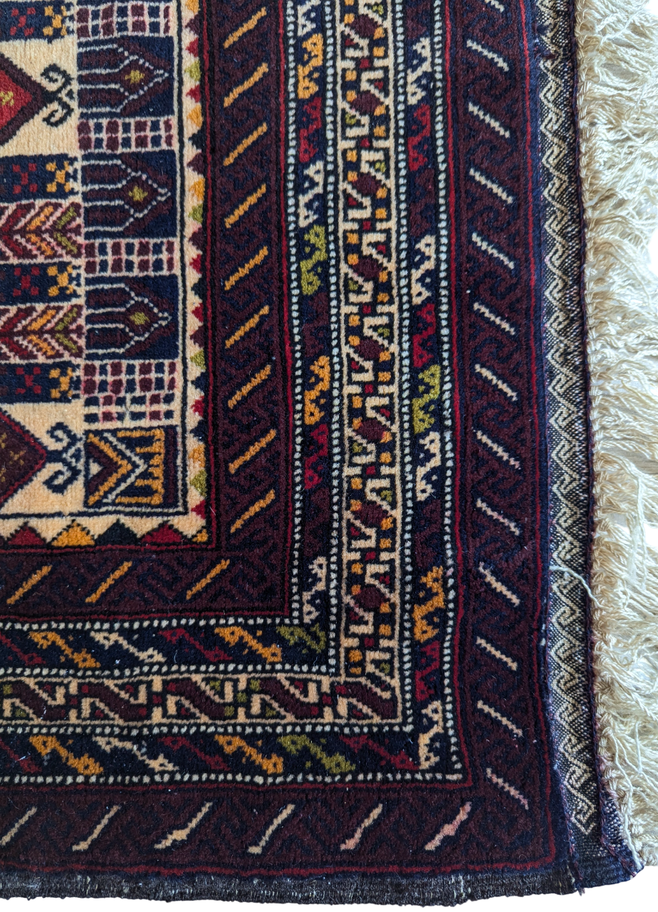 Vintage Baluch Prayer Rug – 2.5x4 ft – Hand-Knotted Tribal Wool Carpet(Sn:7682)