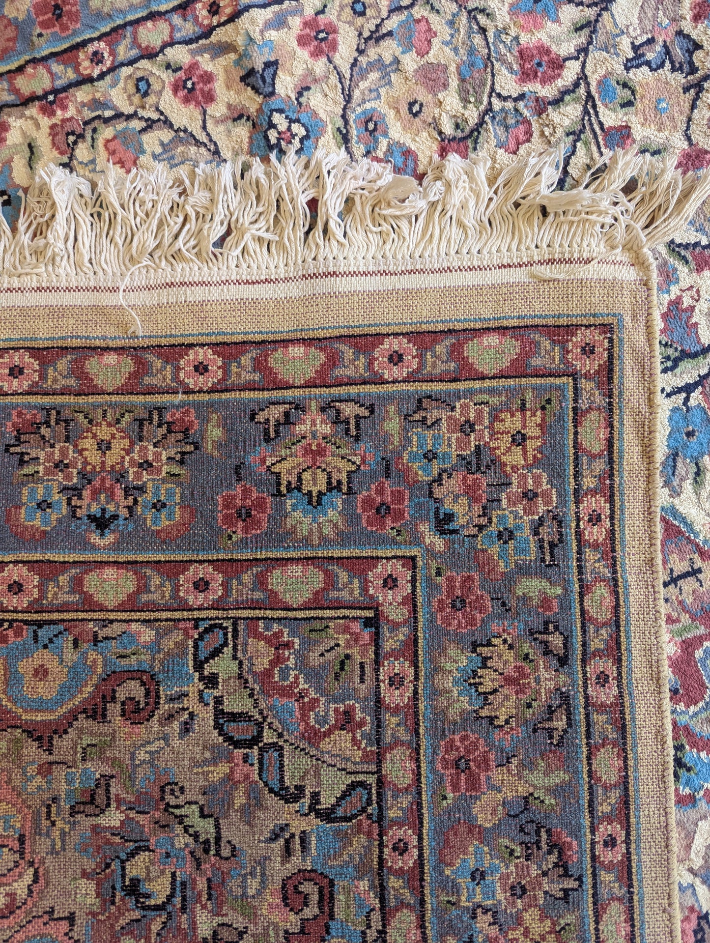 Handmade Vintage Kashan Rug – 4x6 Feet – Cream Base with Floral Medallion(SN:7000)