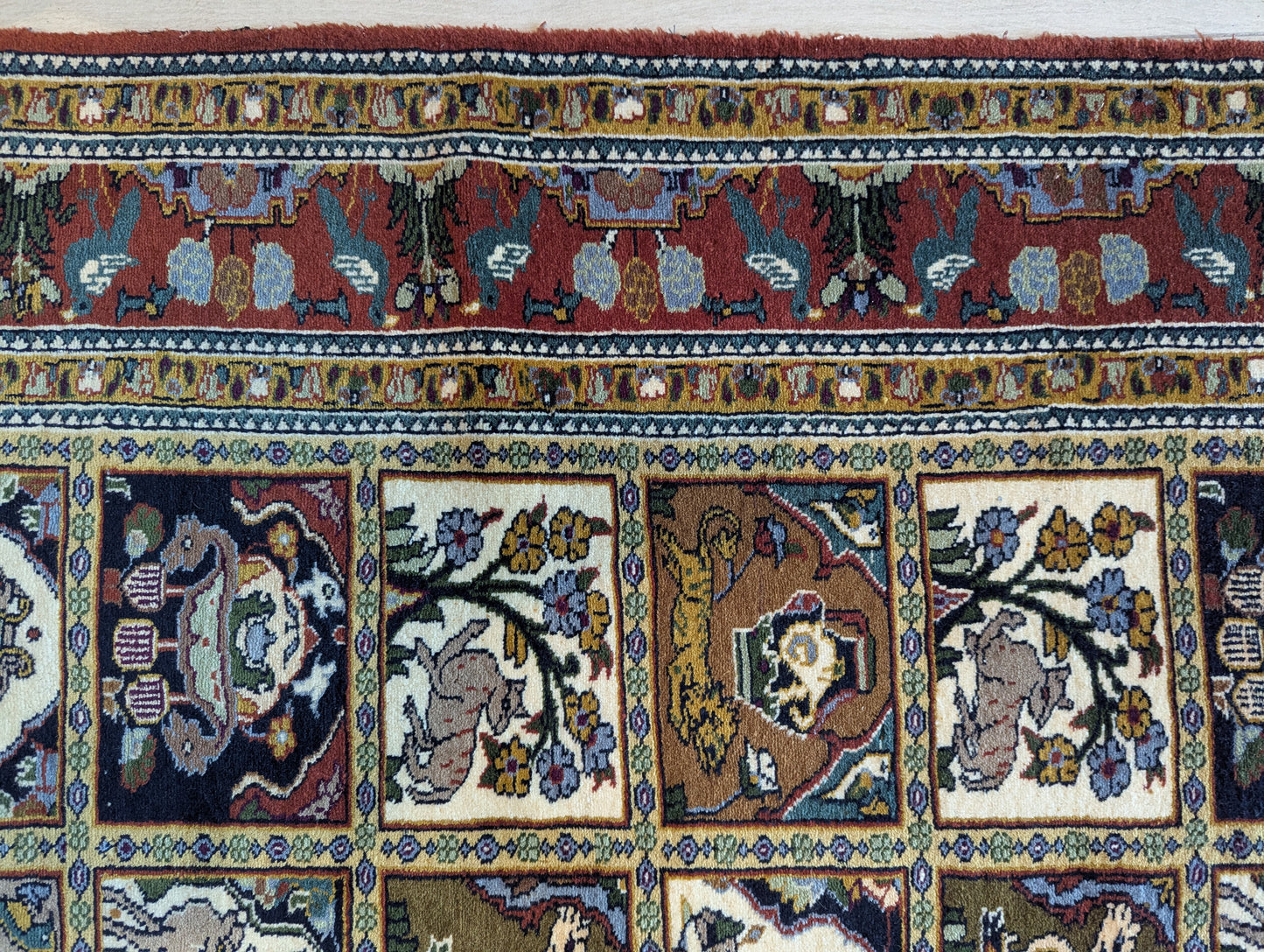 Red Bakhtiari Khesti Design 4 X 6 Feet (Sn:2734)