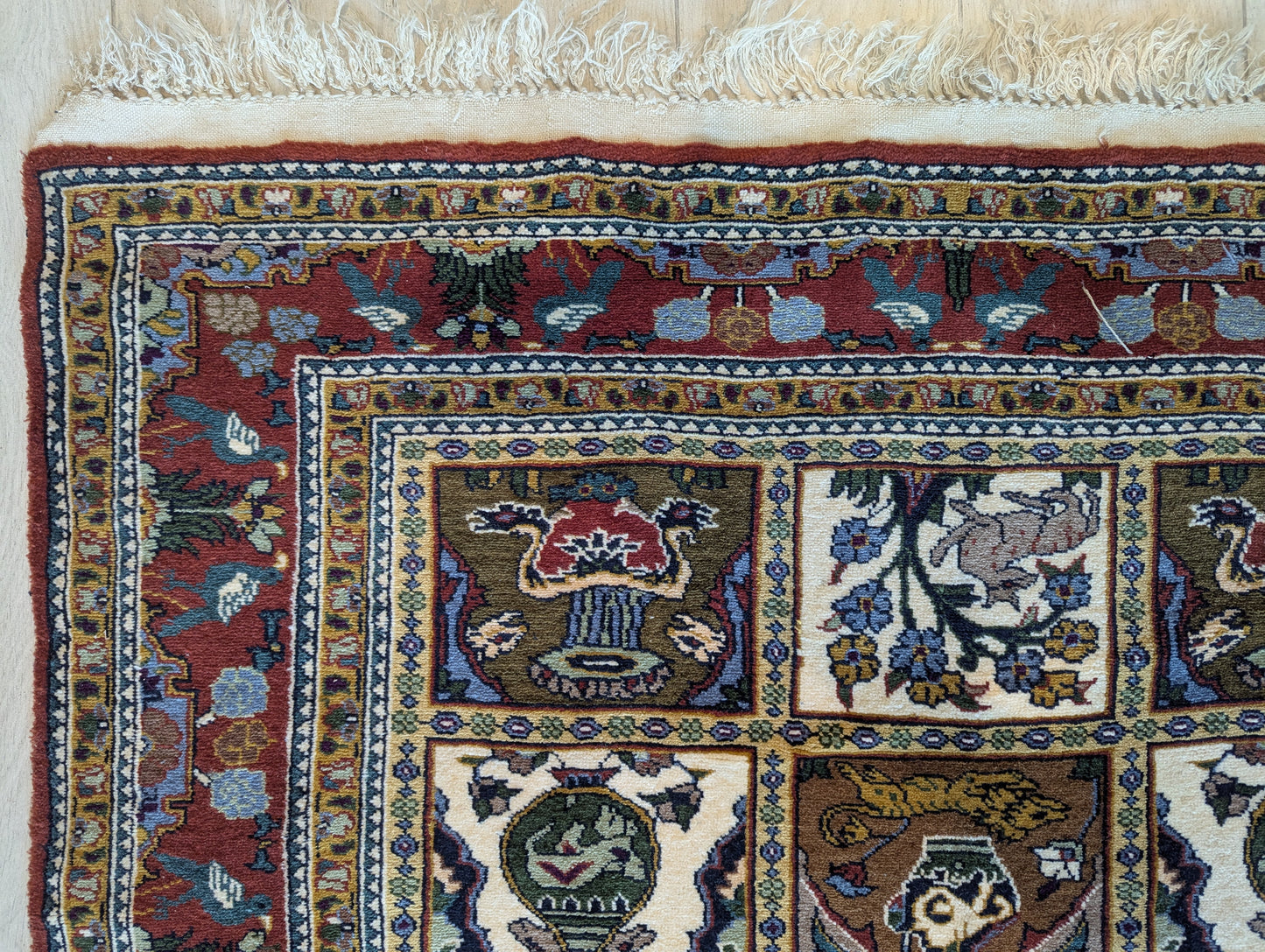 Red Bakhtiari Khesti Design 4 X 6 Feet (Sn:2734)