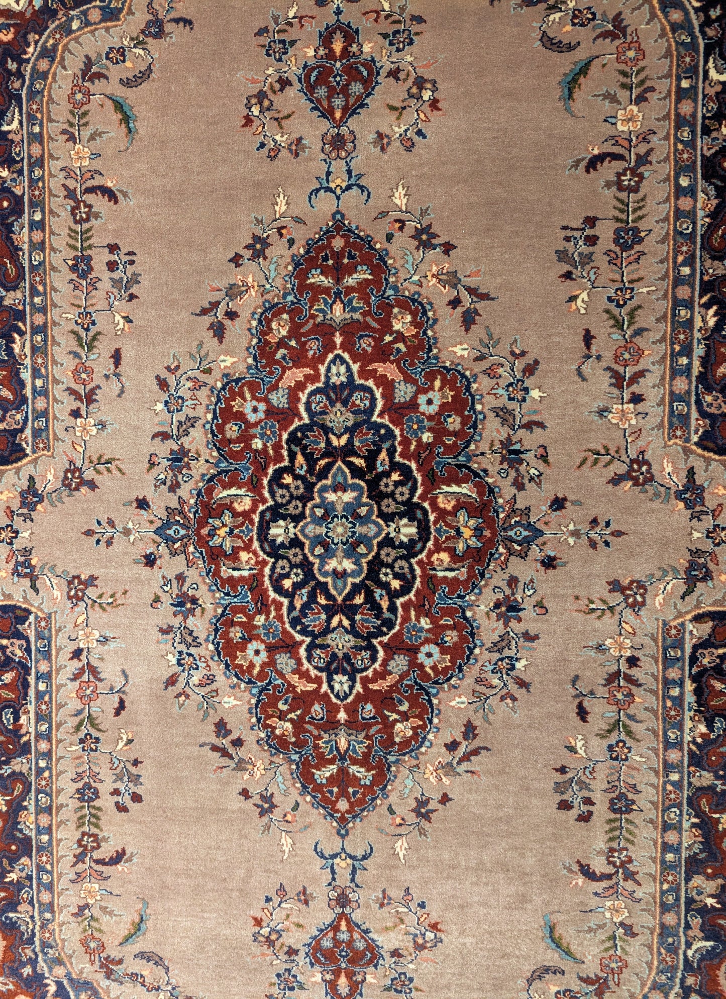 Vintage Kashan Handmade Wool Rug – 4.5x7 ft | Beige Field with Red Medallion (Sn:1940)