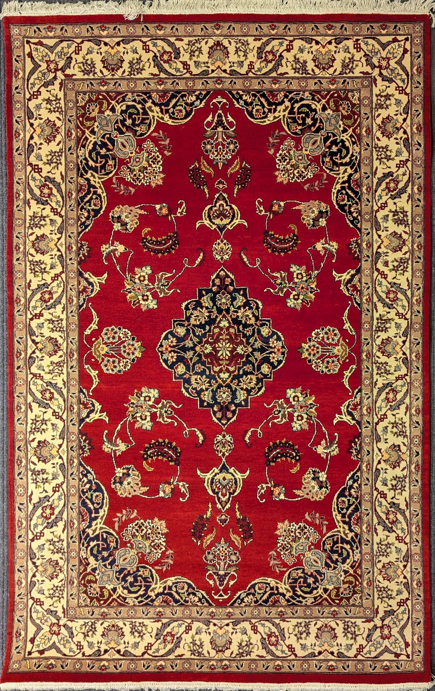 Red Kashan-Style Handmade Wool Rug – 4.5x7 ft | Floral Medallion Design(Sn:1351)