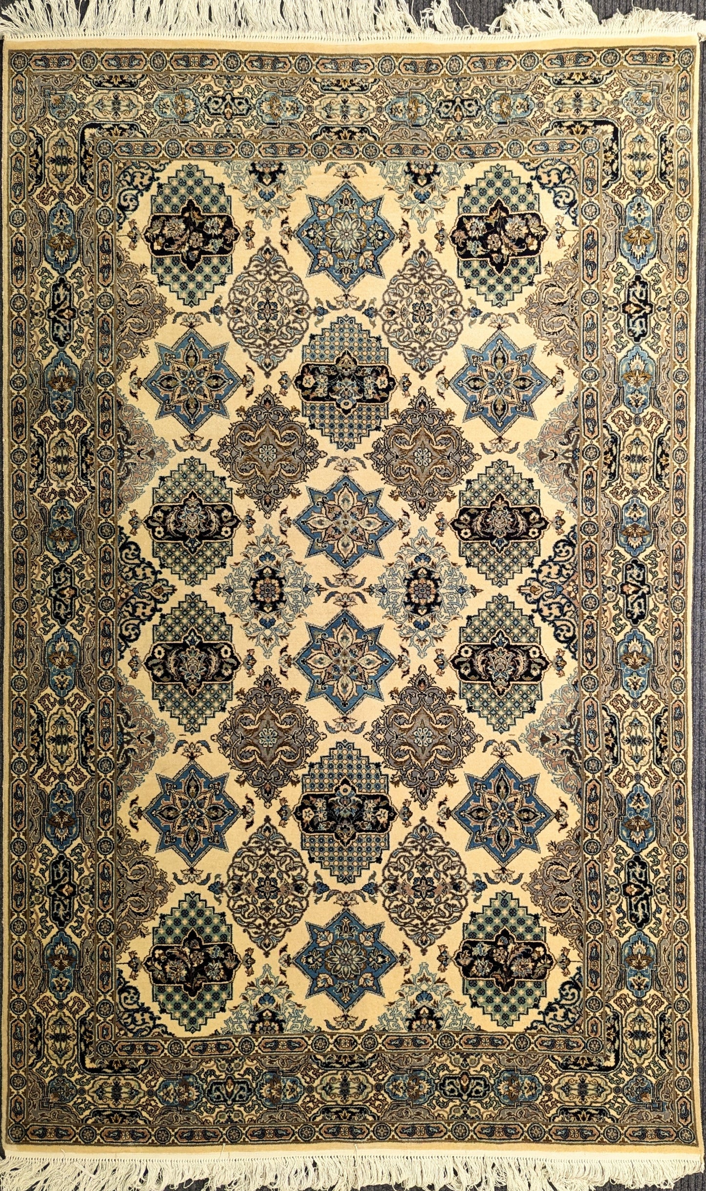 Ivory & Blue Nain-Style Handmade Wool Rug – 4.5x7 ft | Geometric Medallion Pattern(Sn:4836)