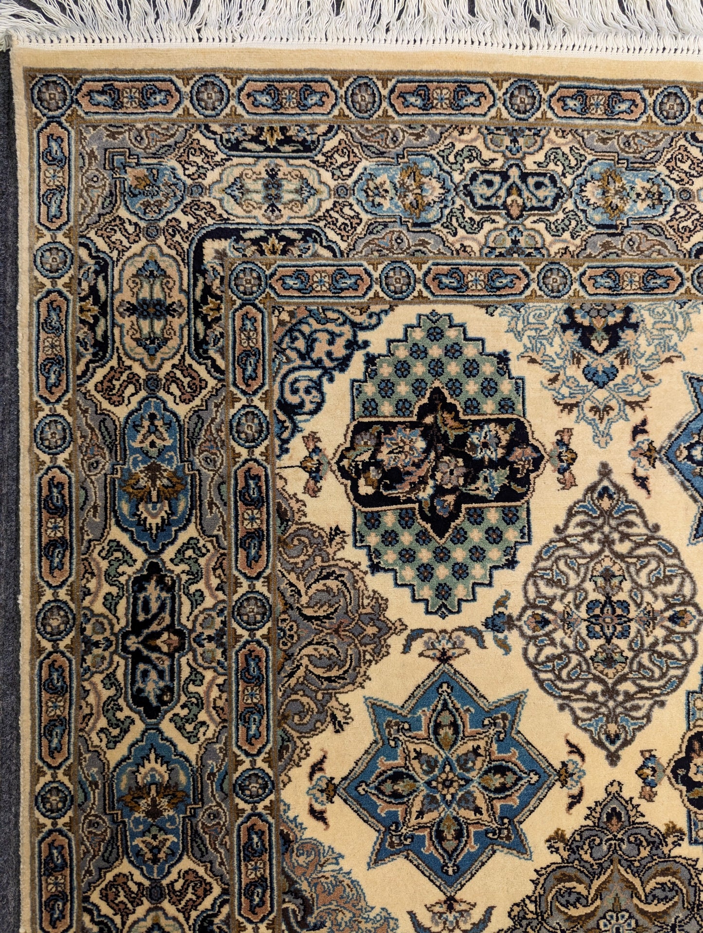 Ivory & Blue Nain-Style Handmade Wool Rug – 4.5x7 ft | Geometric Medallion Pattern(Sn:4836)