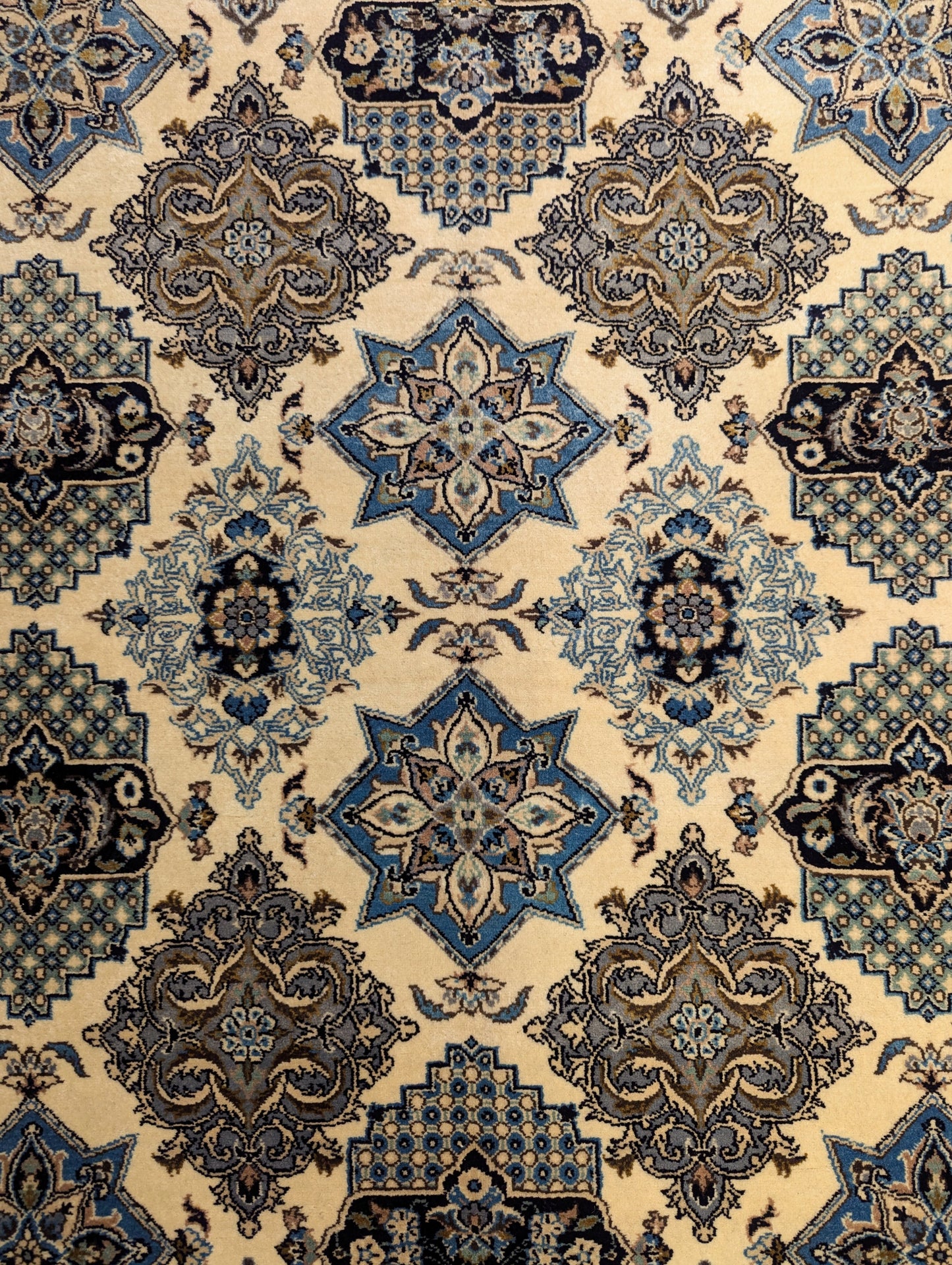 Ivory & Blue Nain-Style Handmade Wool Rug – 4.5x7 ft | Geometric Medallion Pattern(Sn:4836)