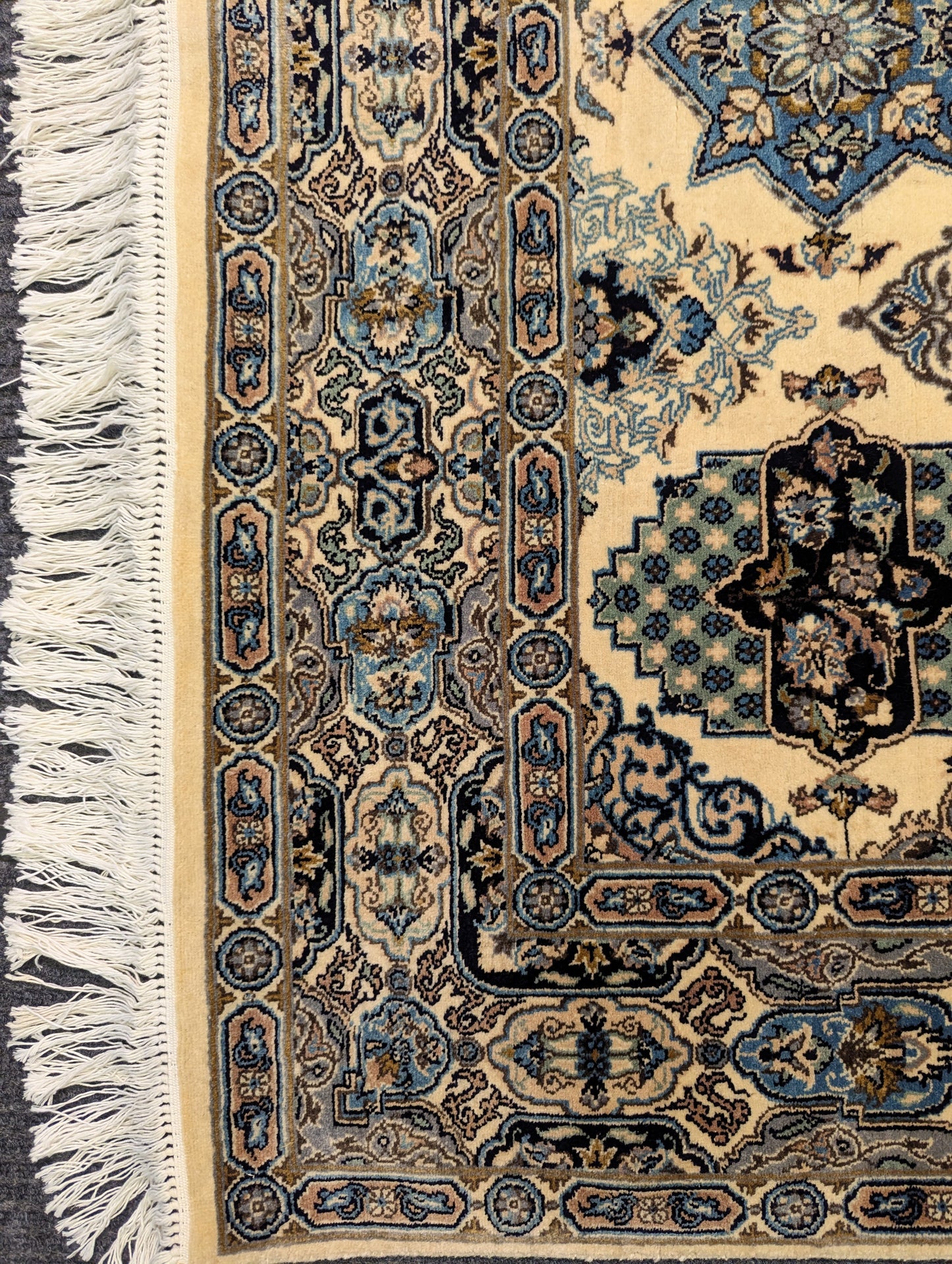 Ivory & Blue Nain-Style Handmade Wool Rug – 4.5x7 ft | Geometric Medallion Pattern(Sn:4836)