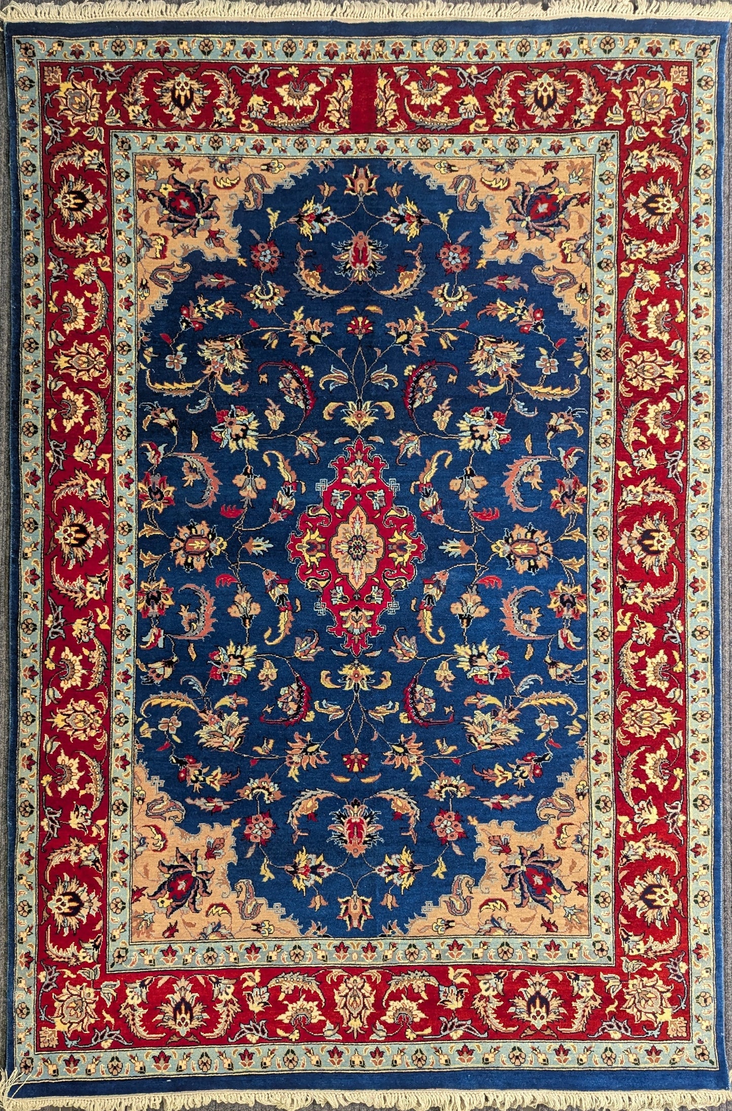 Blue & Red Kashan-Style Handmade Wool Rug – 4.5x7 ft | Floral Medallion Design (Sn:1941)