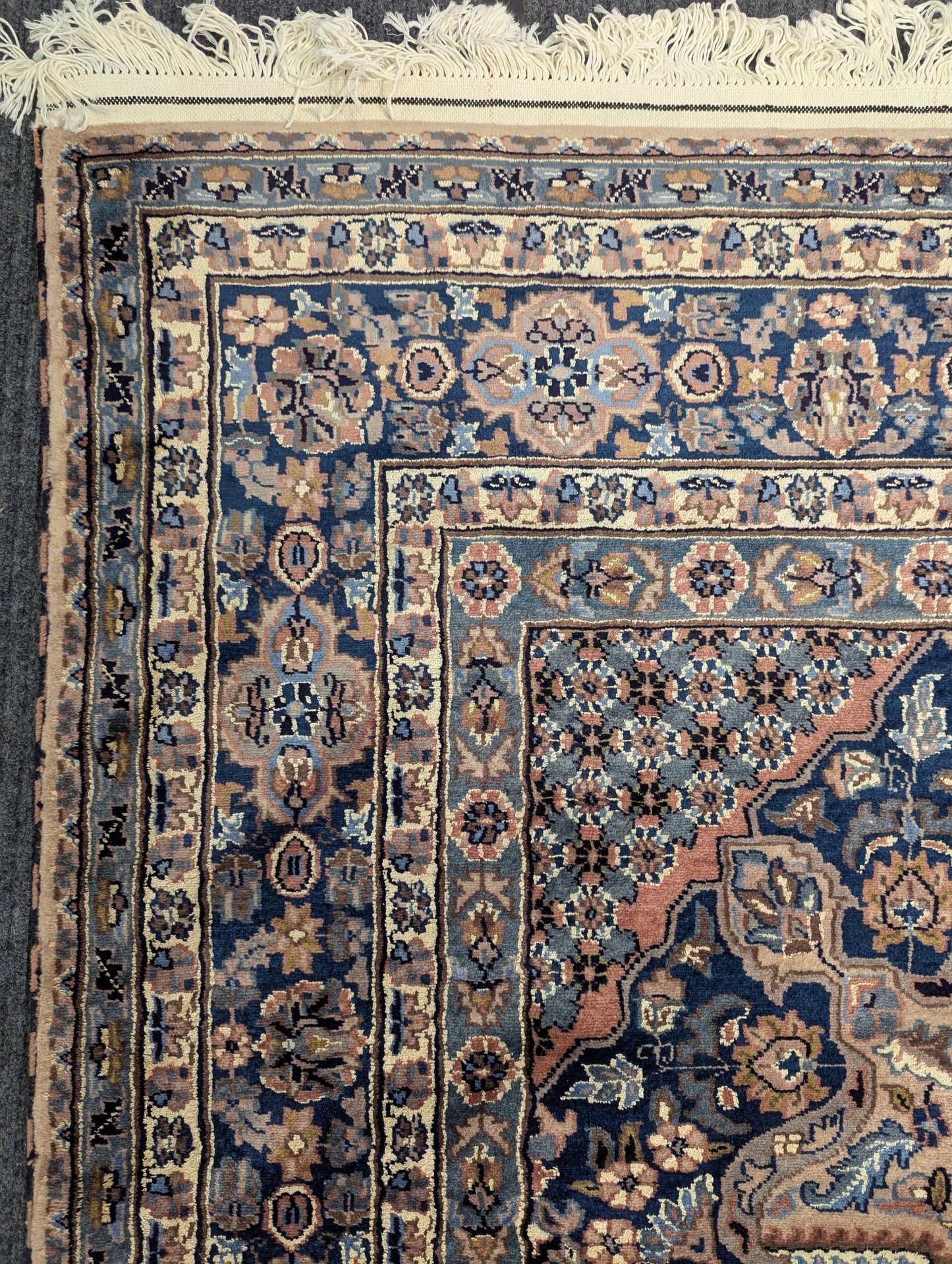 Vintage Pakistani Kashan-Style Handmade Wool Rug – 6x9 Feet | 45+ Years Old(sn:7211)