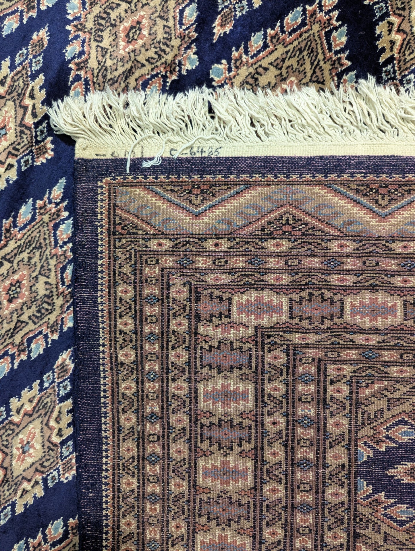 Vintage Pakistani Sarough-Style Wool Rug – 5.5x8 ft | Hand-Knotted, 45+ Years Old(sn:6485)